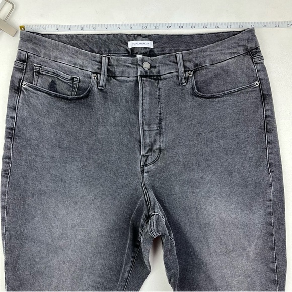 Good American Black Wash GL625T Jeans - Picture 3 of 9